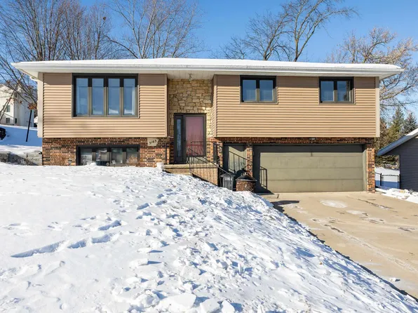 3163 Killarney Ct, Dubuque, IA 52001