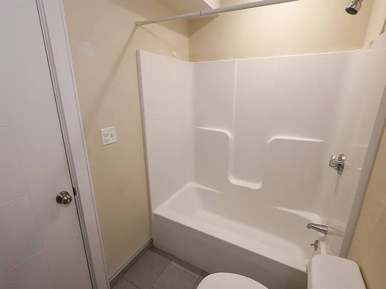 332 Talbot Ave #5 — Photo 16