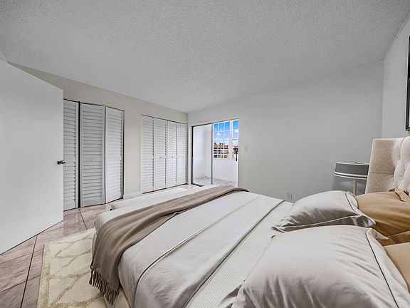 5th image of 9101 Sunrise Lakes Boulevard #216