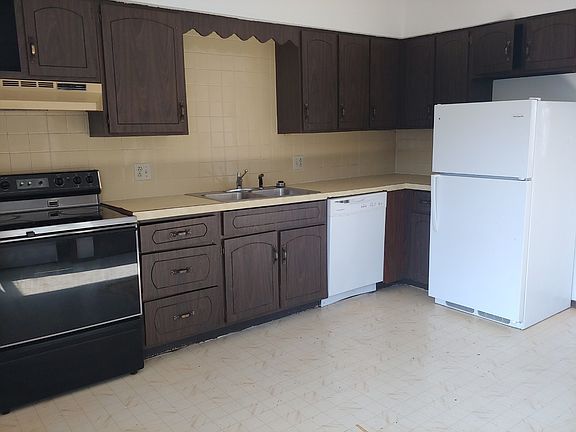 5th image of 3019 Aspen Dr #3