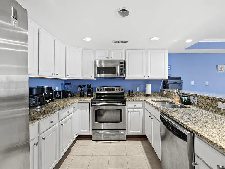 107 Somerset St #203 — Photo 2