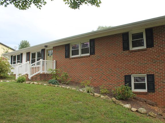 4th image of 809 McCorkle Dr