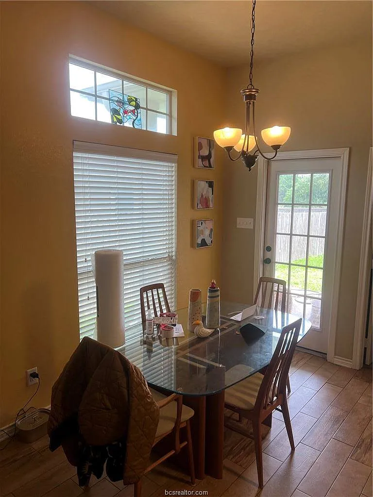 3 bed, 1179 sqft, $2,000 — Photo 4