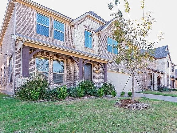 3rd image of 2308 Houston Dr