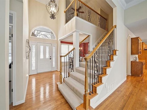 3rd image of 14115 Parkhill St