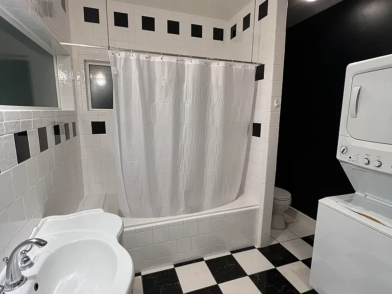 1702 W Main St #B — Photo 18