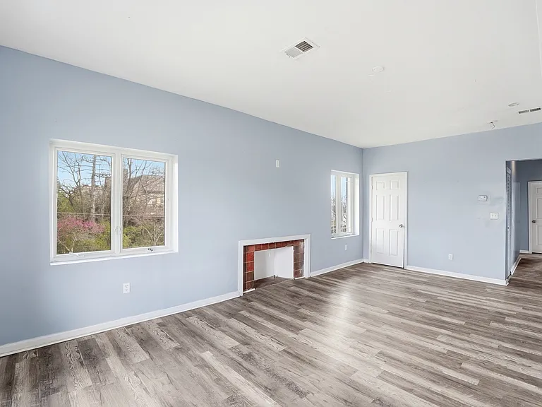 2545 Harrison Ave #2 — Photo 26