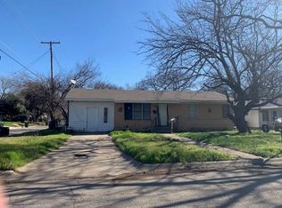 612 N Wood St, Cleburne, TX 76033