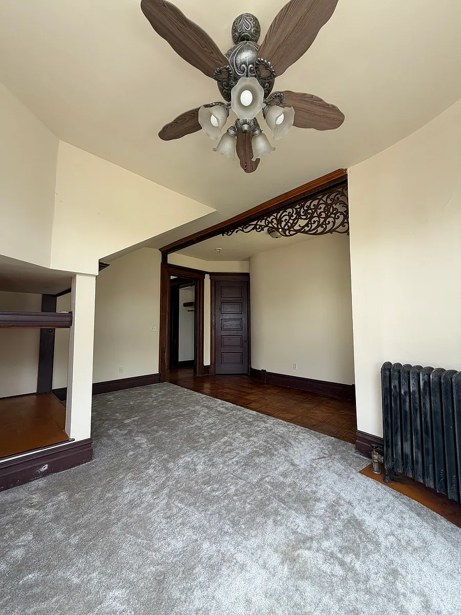 Building Photo - 802 E Jefferson St #1