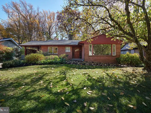 5505 Uppingham St, Chevy Chase, MD 20815