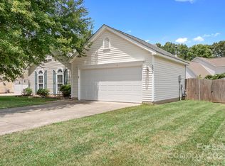3900 Crimson Wing Dr, Indian Trail, NC 28079