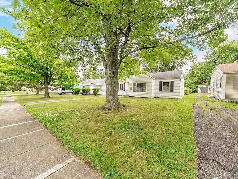 2533 Greenvale Rd — Photo 2