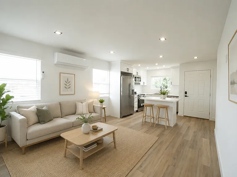 3552 Ocean View Blvd — Photo 5