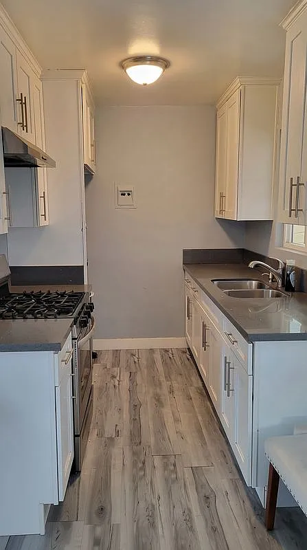 6 bed, 6.0 bath, 600 sqft, $1,700 — Photo 1