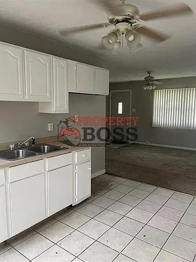 6126 E 3rd Ave — Photo 3