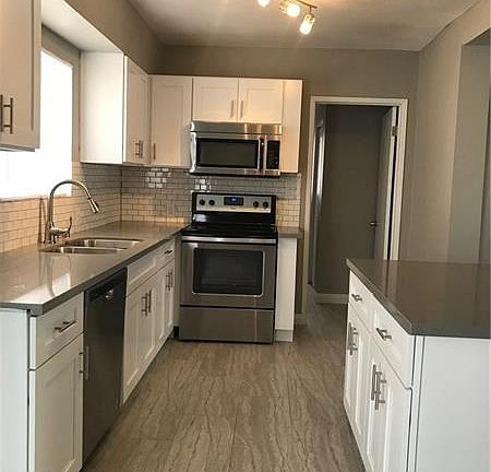 3rd image of 1088 Hart Ave