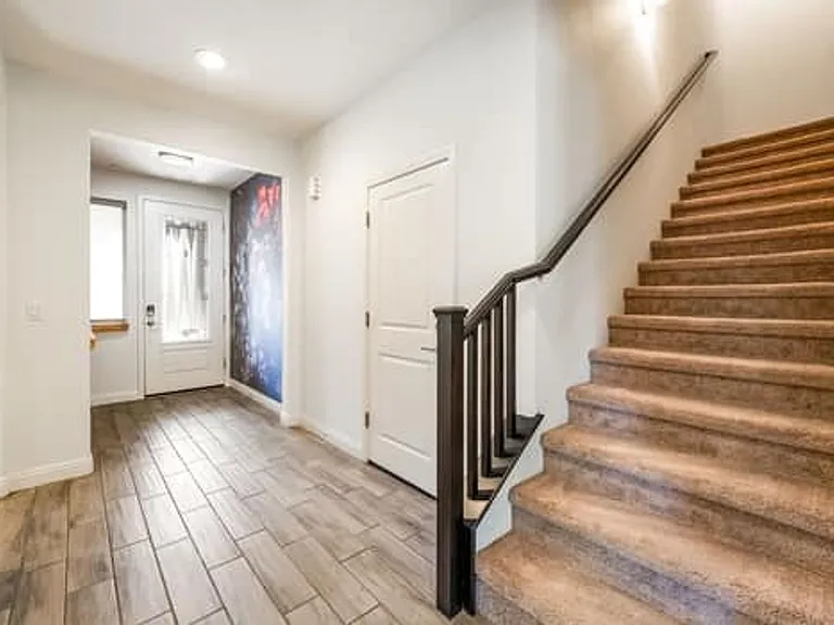 333 Mandarin Hill Ln — Photo 3