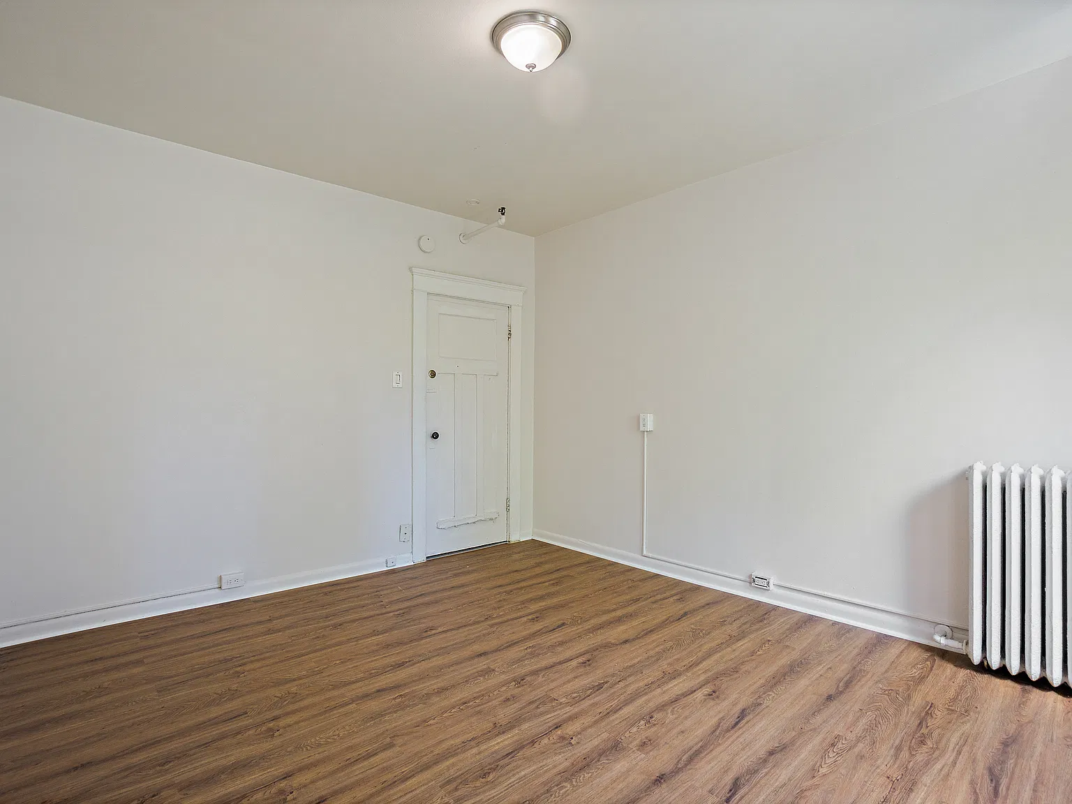 304-308 Bell St // Belltown Adams Apartment // Seattle - 33C — Photo 4
