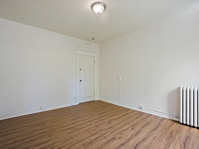 304 Bell St #33C — Photo 4