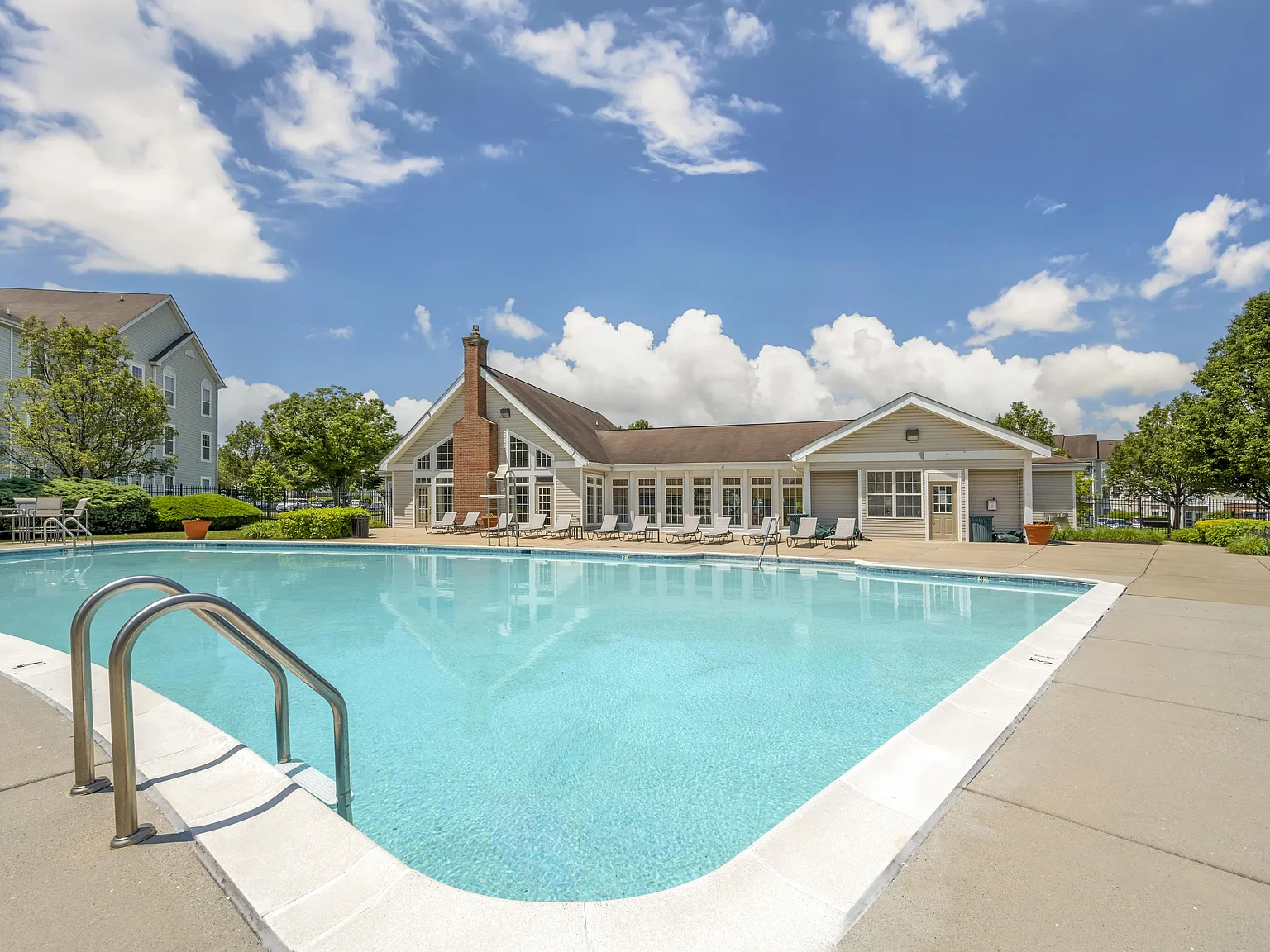 The Apartments at Wellington Trace — Photo 2
