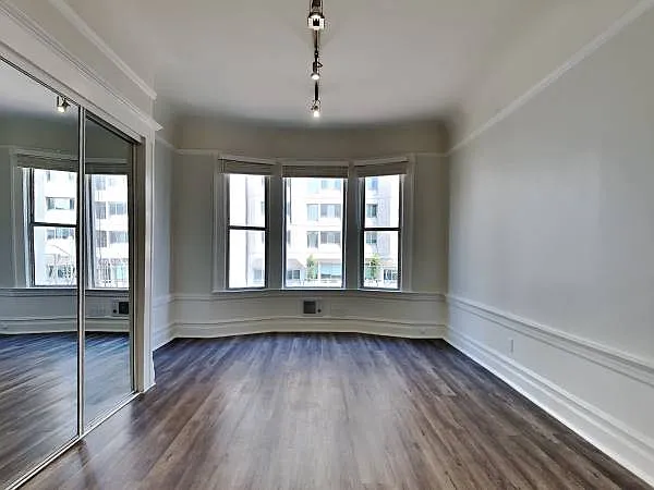 Building Photo - 677 Ellis St #9