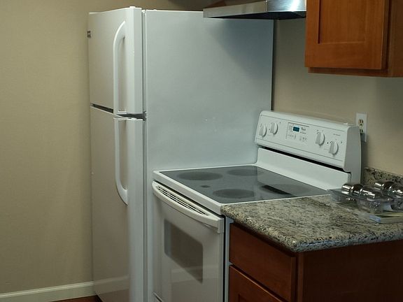 3rd image of 3324 S Ainsworth Ave APT 1