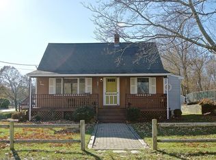 37 Charles Diersch St, Weymouth, MA 02189