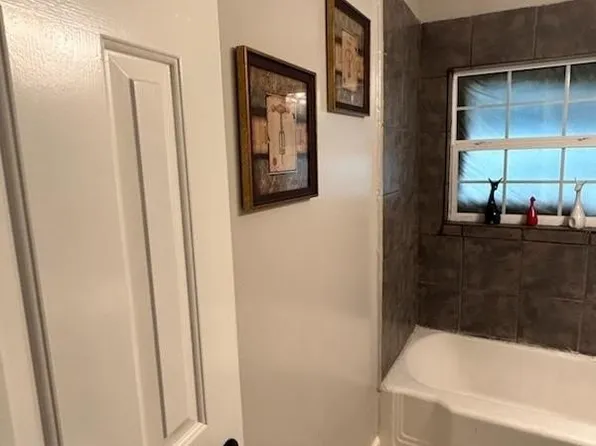 607 W Dallas St, Conroe, TX 77301