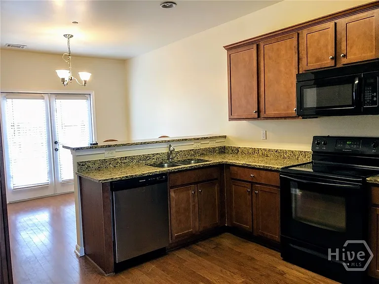 127 Red Maple Dr — Photo 4