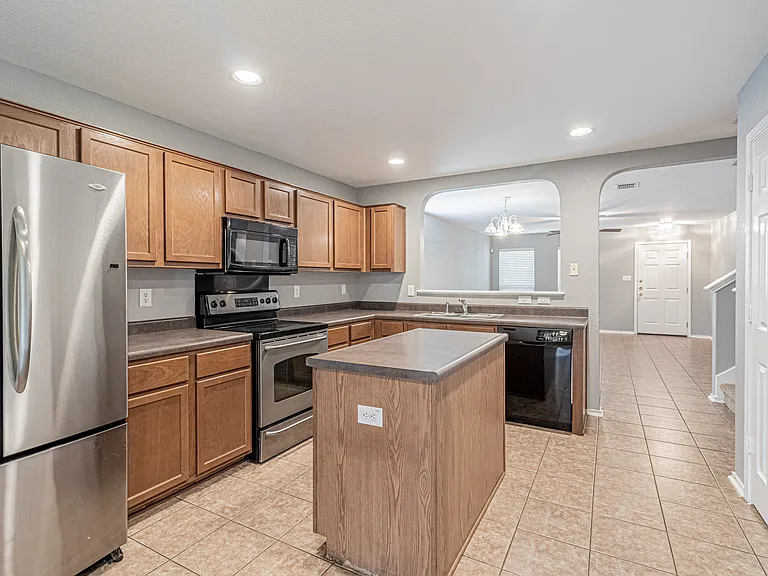326 Diana Dr — Photo 13