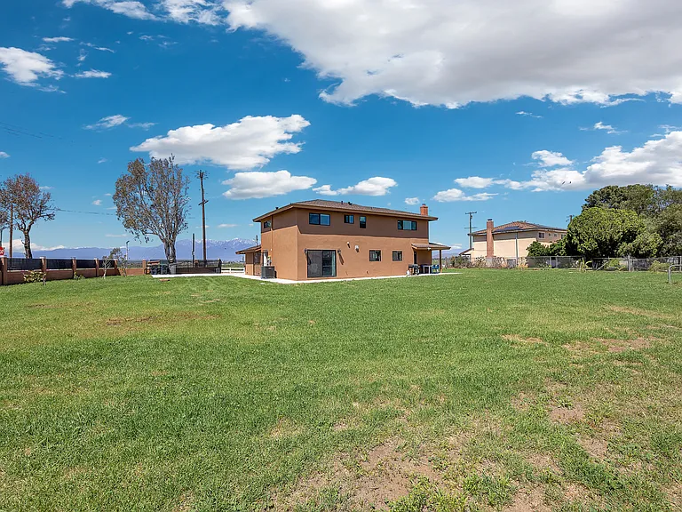 1080 River Dr — Photo 56