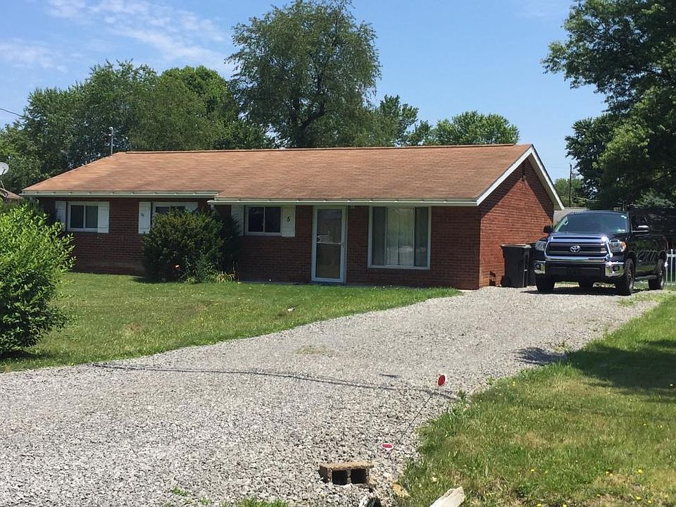 1st image of 5 Dover Dr