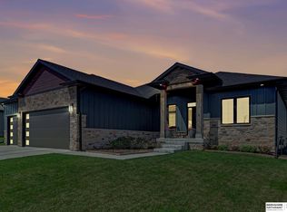 1135 S 89th St, Lincoln, NE 68520