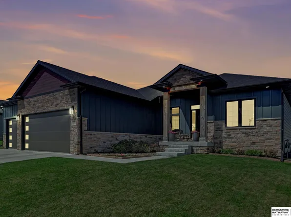 1135 S 89th St, Lincoln, NE 68520