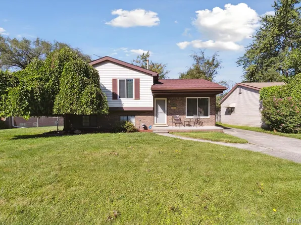 21799 Oakwood Ave, Eastpointe, MI 48021