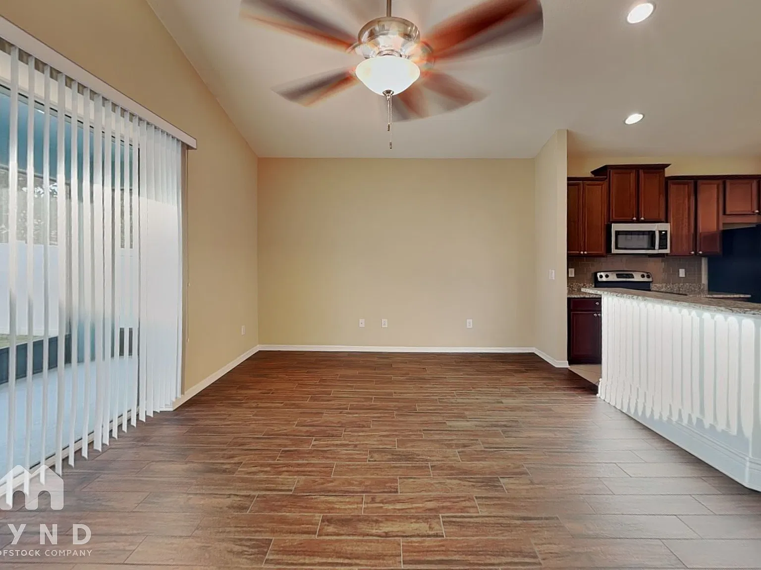 3 bed, 2.0 bath, 2055 sqft, $2,465 — Photo 4