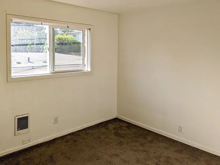 1136 Fairmount Ave S — Photo 10