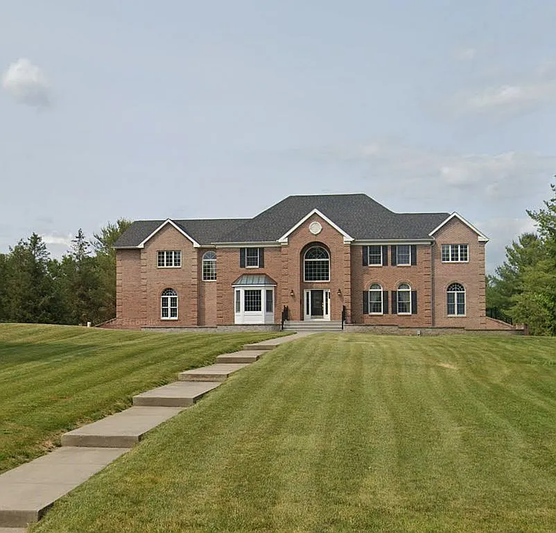 310 Cobblestone Way photo 1