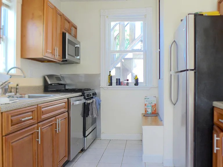 20 Lincoln Ave — Photo 11