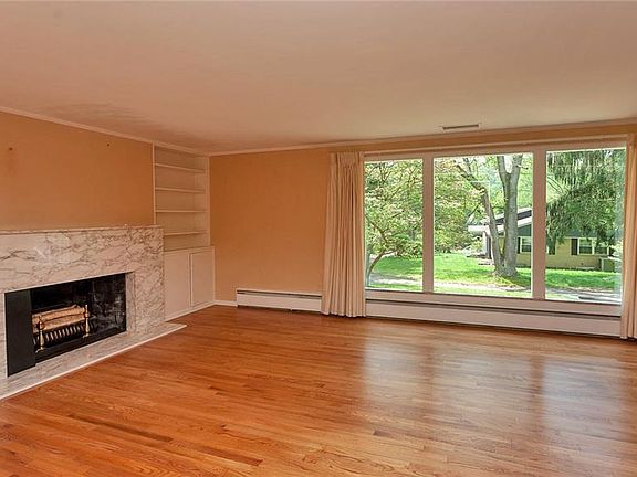 5th image of 3183 Pinecrest Ct