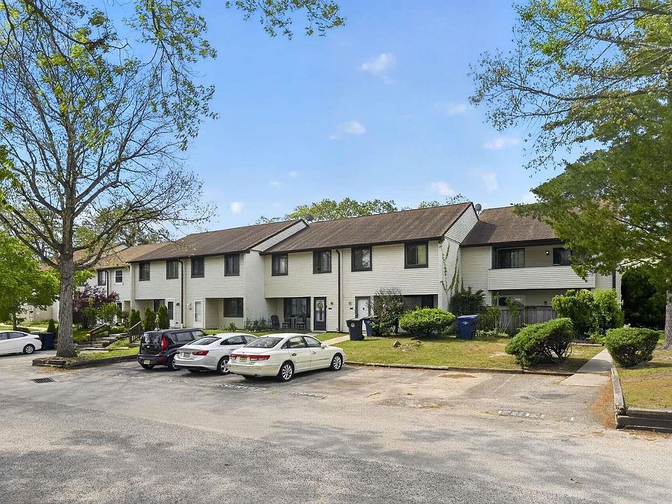1st image of 2112 Rhododendron Ct #2112