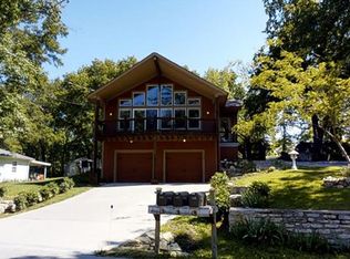 440 NW North Shore Dr, Lake Waukomis, MO 64151