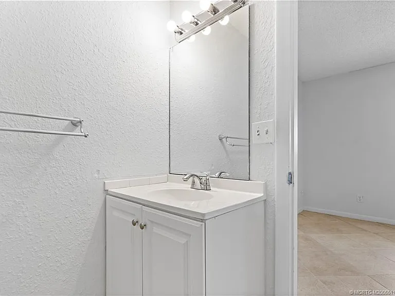 2118 SE Edler Dr #B — Photo 17
