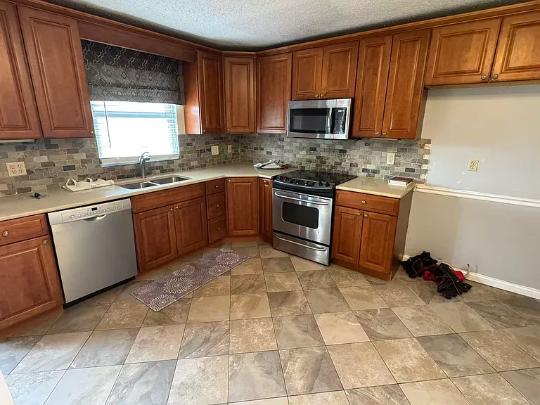 15420 Country Ridge Dr — Photo 5