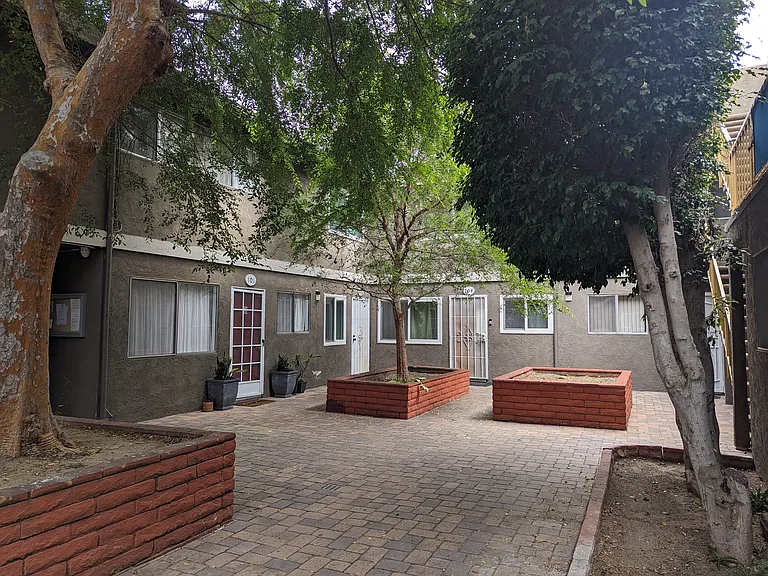 725 Coronado Ave #102 — Photo 19