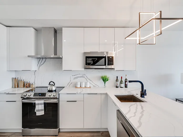 Brand New Luxury Townhouses — Photo 41