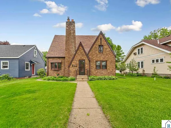 209 E Main St, Arlington, MN 55307