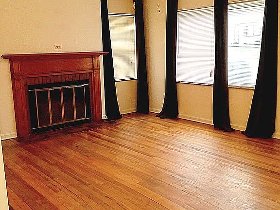 2nd image of 416 Dawnview Ave