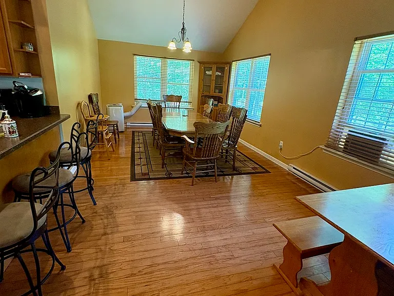 1219 Chipmunk Ln — Photo 5