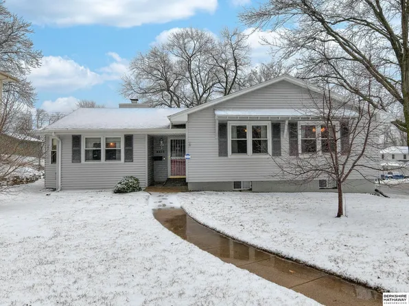 9823 Browne St, Omaha, NE 68134